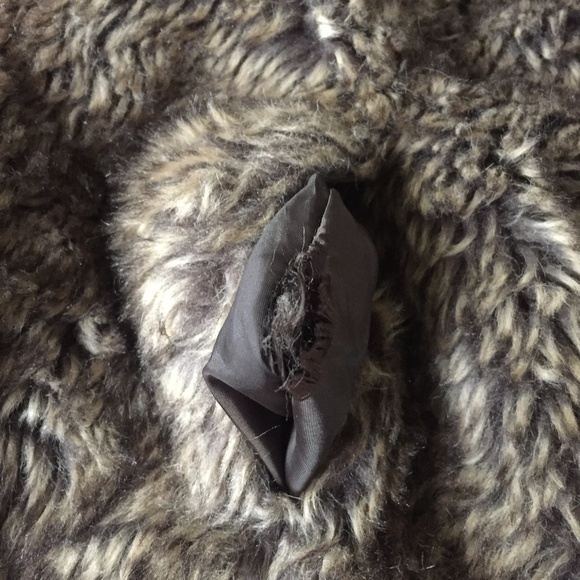 ↓ $27 Sebby Faux Fur Vest Size L - Picture 7 of 7